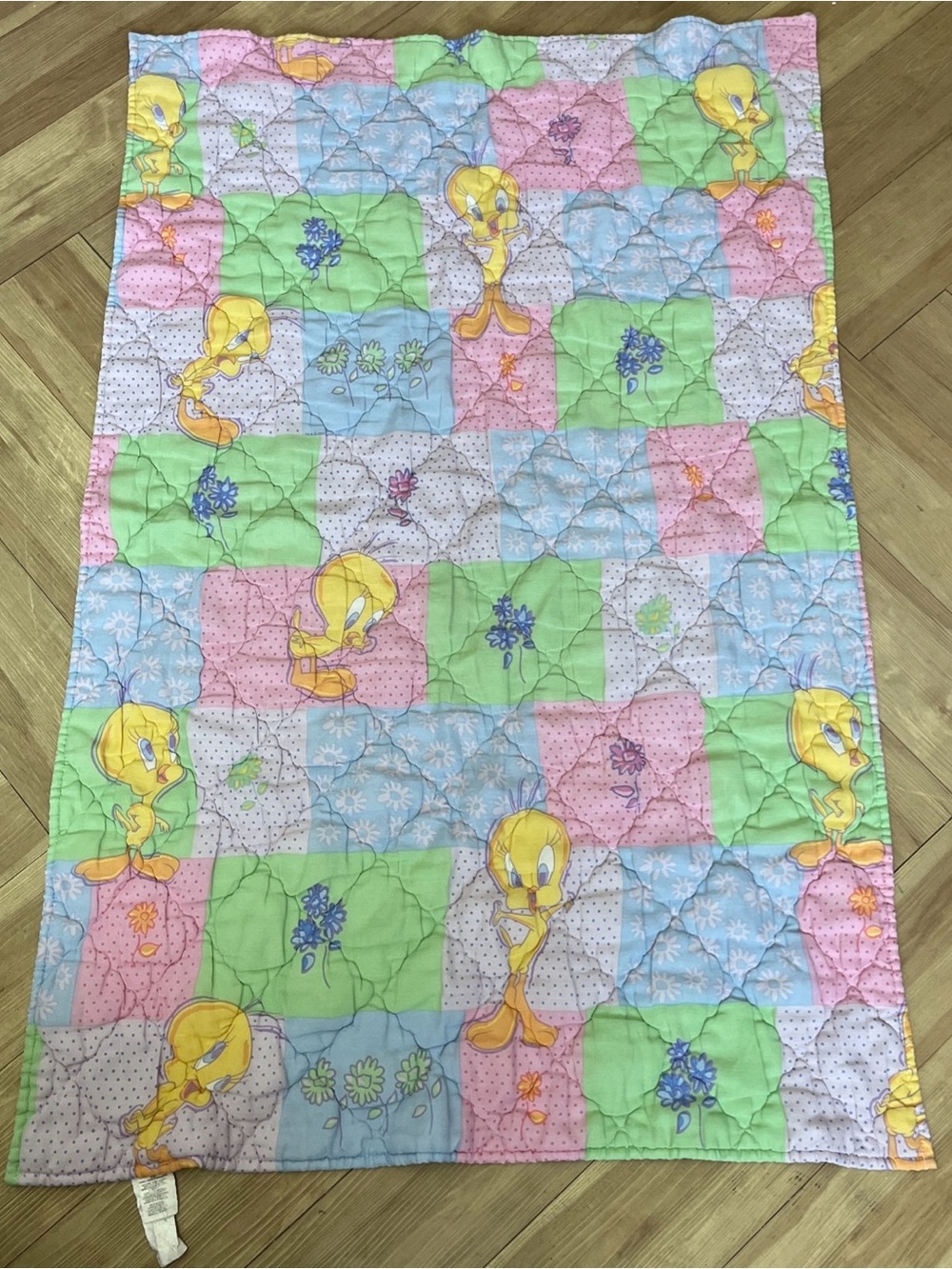 Vintage Looney Tunes Tweety Bird Patchwork Quilted Comforter 35" x 56"